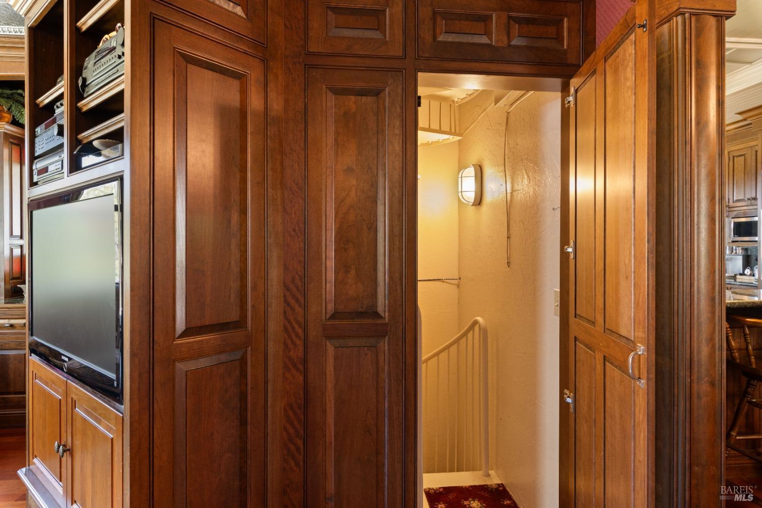 Detail Gallery Image 24 of 87 For 5605 George Rd, Lakeport,  CA 95453 - 4 Beds | 5/3 Baths