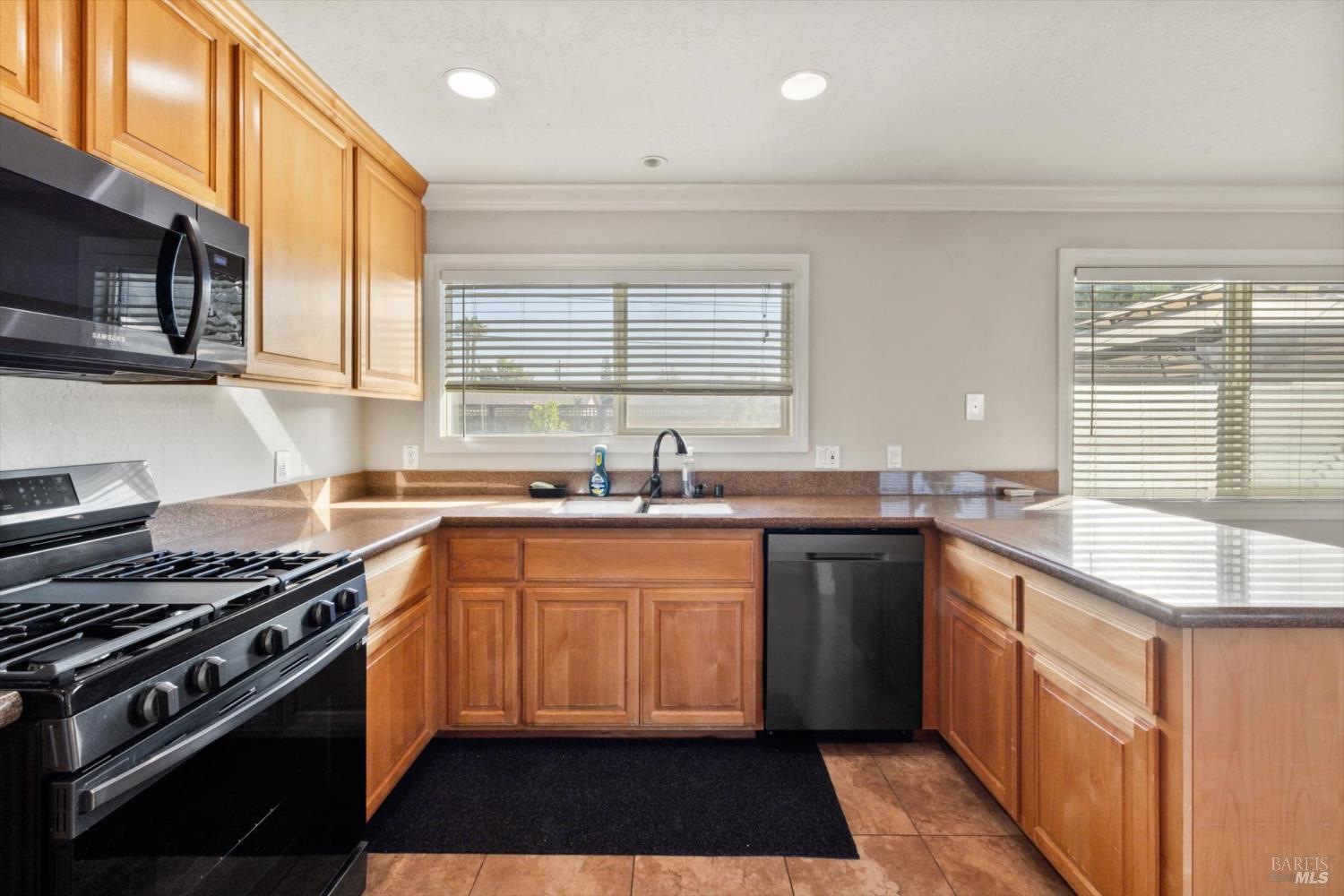Detail Gallery Image 16 of 33 For 178 Mckinley Cir, Vacaville,  CA 95687 - 2 Beds | 2 Baths