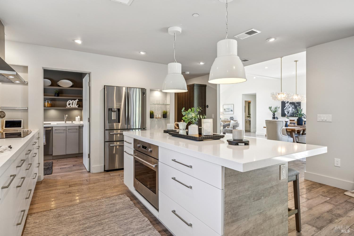 Detail Gallery Image 6 of 24 For 17 Juno Rd, Tiburon,  CA 94920 - 3 Beds | 3 Baths