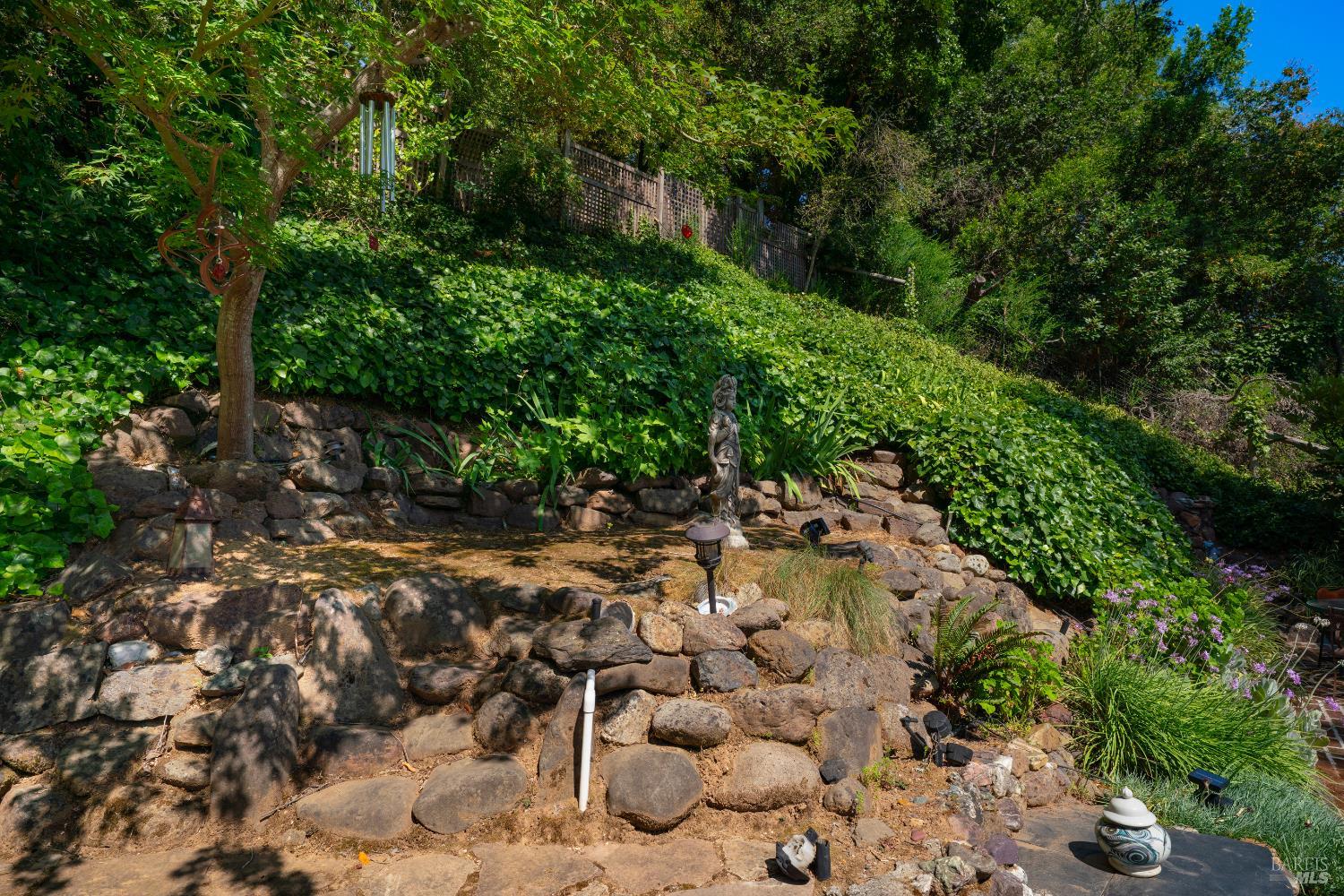 Detail Gallery Image 9 of 26 For 2693 S Fitch Mountain Rd, Healdsburg,  CA 95448 - 4 Beds | 3 Baths