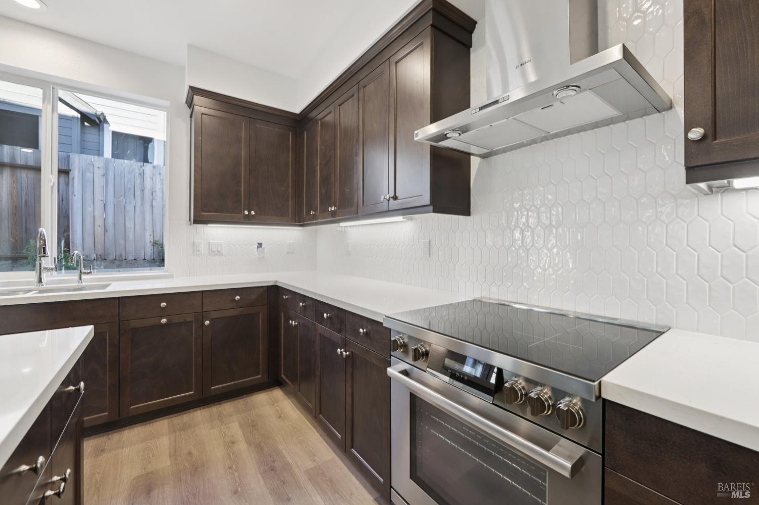 Detail Gallery Image 14 of 40 For 1576 Claritin St, Santa Rosa,  CA 95403 - 4 Beds | 4 Baths