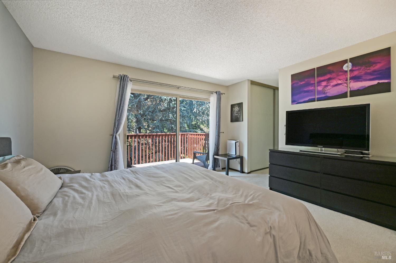 Detail Gallery Image 13 of 32 For 55 Salvatore Dr, Novato,  CA 94949 - 3 Beds | 2/1 Baths