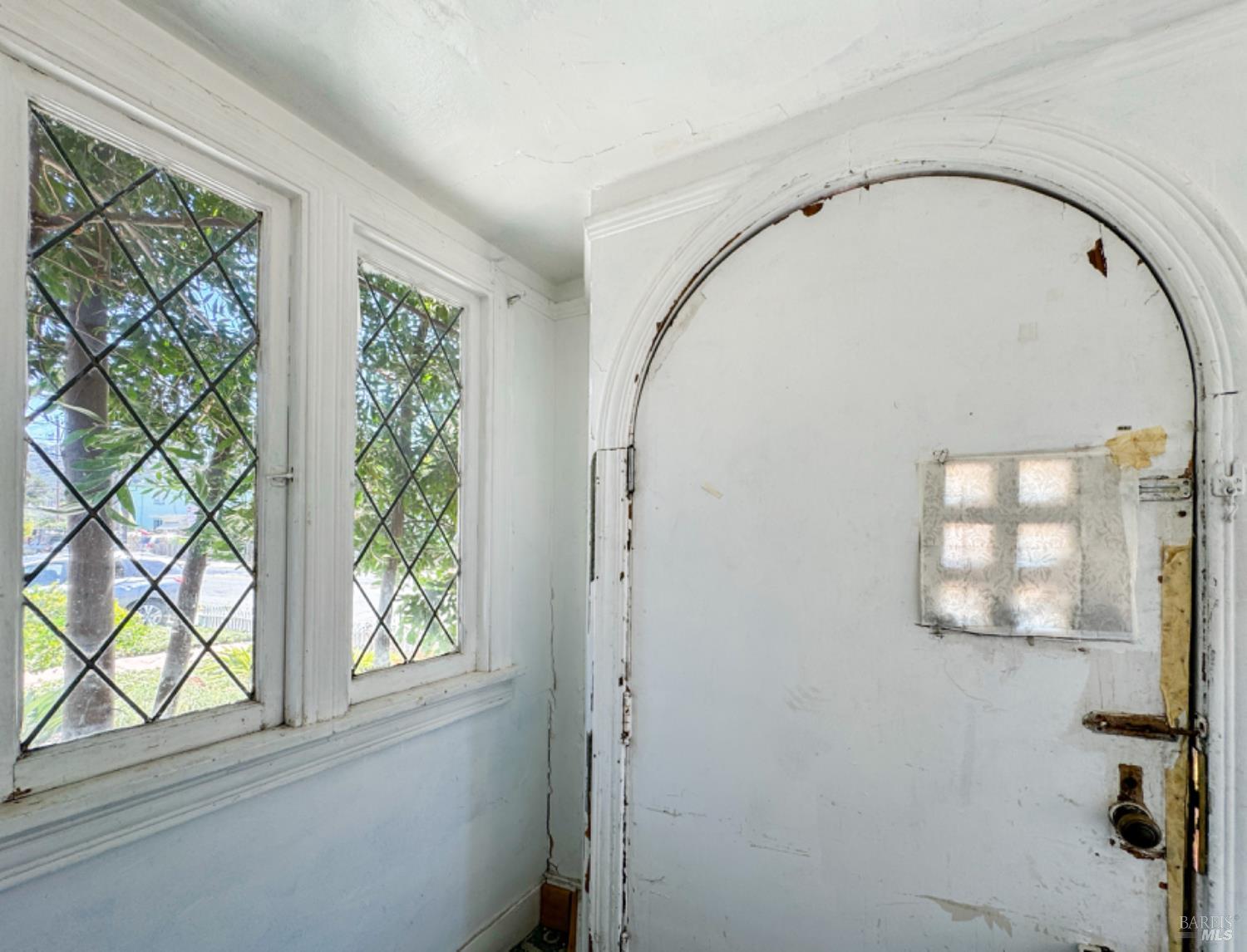 Detail Gallery Image 16 of 31 For 2901 Seminary Ave, Oakland,  CA 94605 - 4 Beds | 1/1 Baths