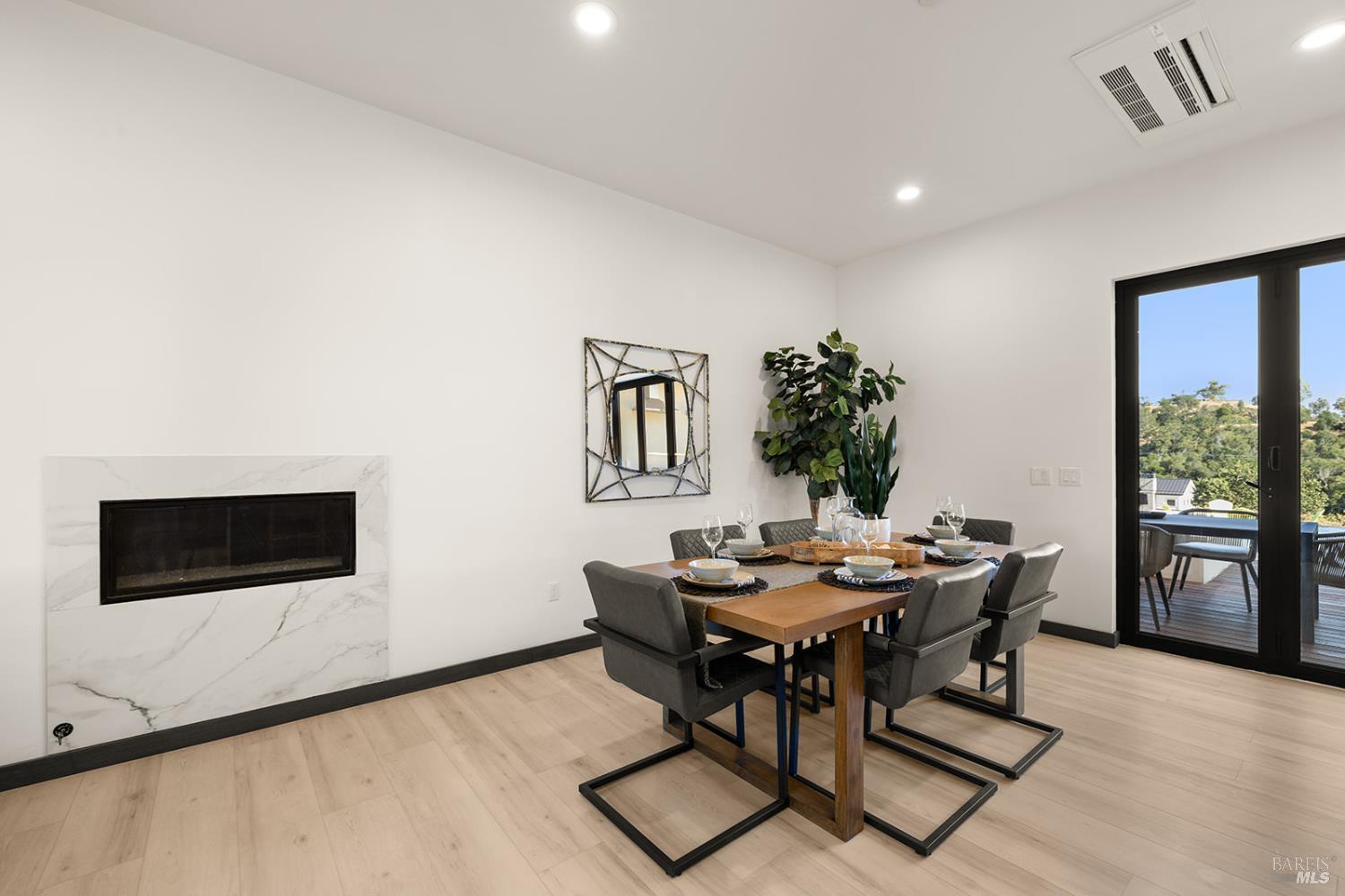 Detail Gallery Image 31 of 93 For 5044 Linda Ln, Santa Rosa,  CA 95404 - 3 Beds | 3/1 Baths