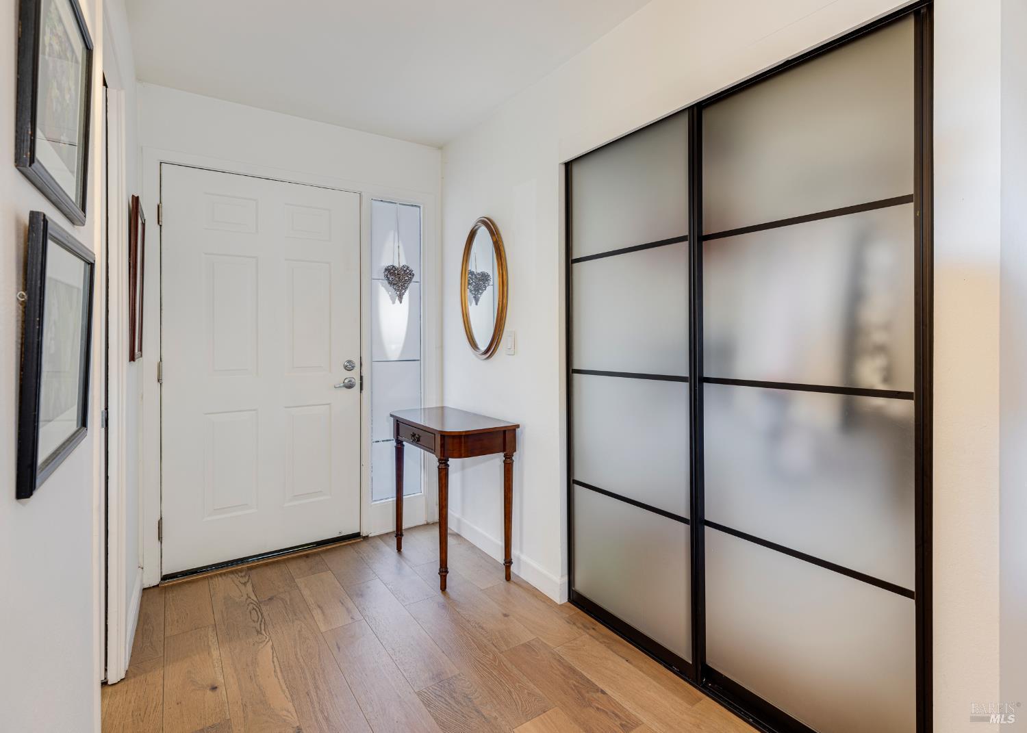 Detail Gallery Image 2 of 34 For 62 Cypress Pl, Sausalito,  CA 94965 - 2 Beds | 2 Baths