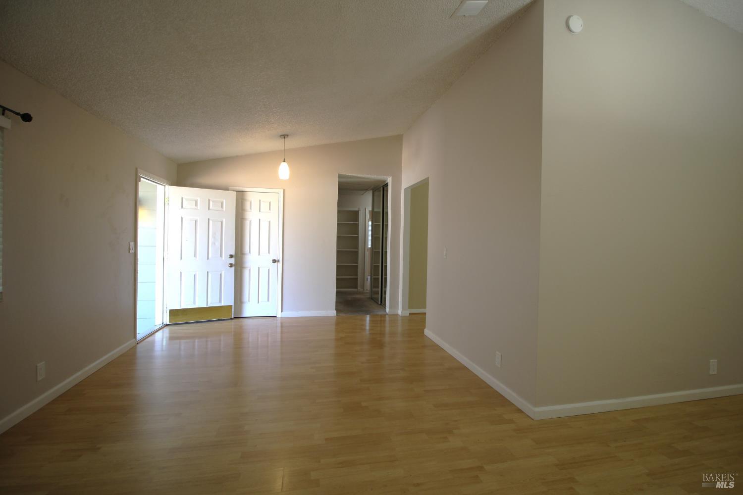 Detail Gallery Image 6 of 24 For 619 Barnacle Way, Suisun City,  CA 94585 - 3 Beds | 2 Baths