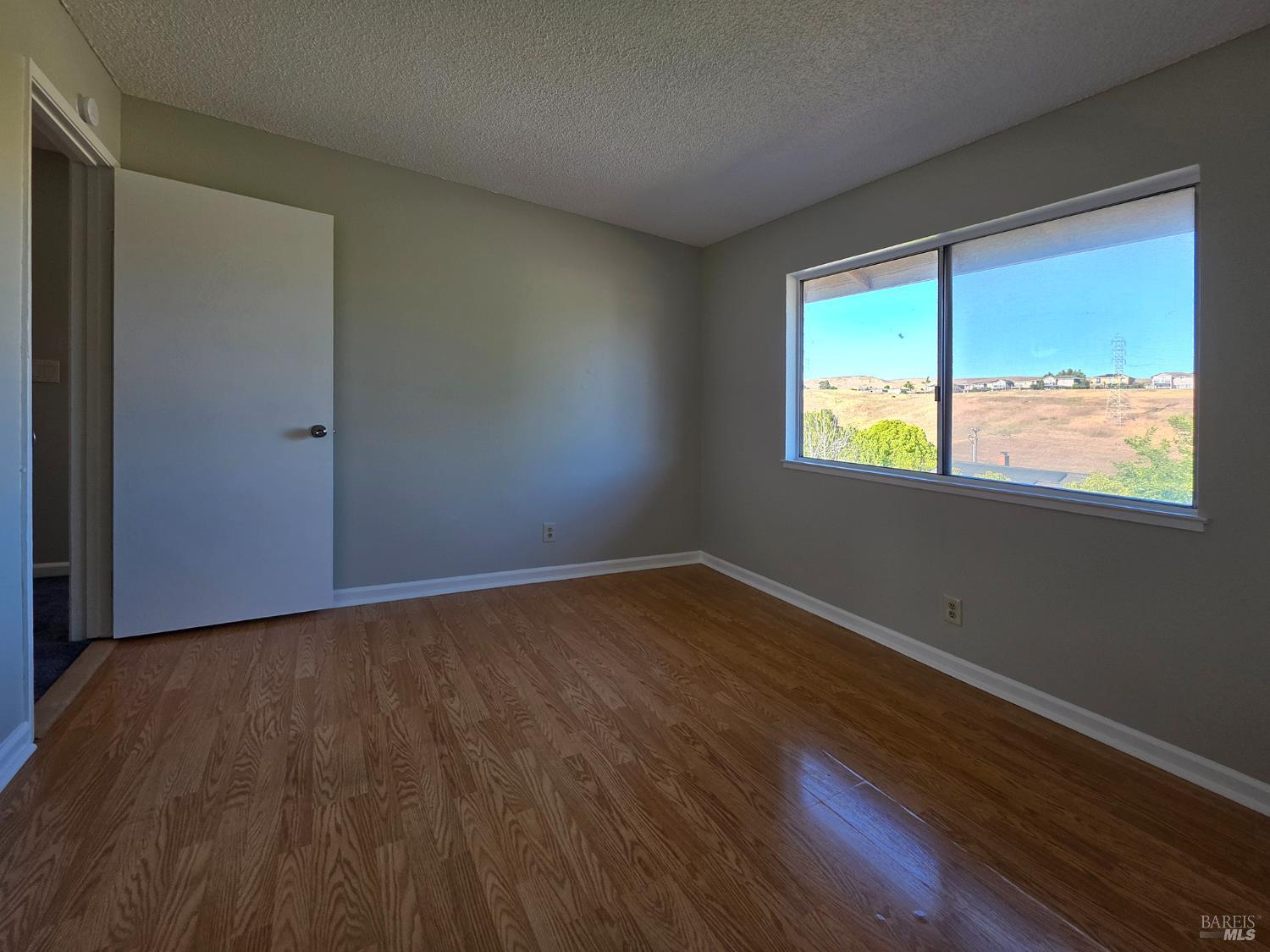 Detail Gallery Image 15 of 27 For 1379 Shea Ter, Vallejo,  CA 94591 - 4 Beds | 2/1 Baths