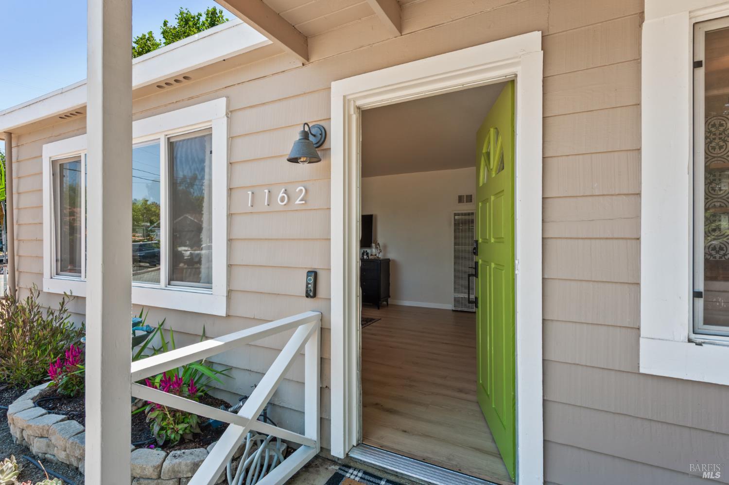 Detail Gallery Image 3 of 26 For 1162 San Domingo Dr, Santa Rosa,  CA 95404 - 3 Beds | 1 Baths