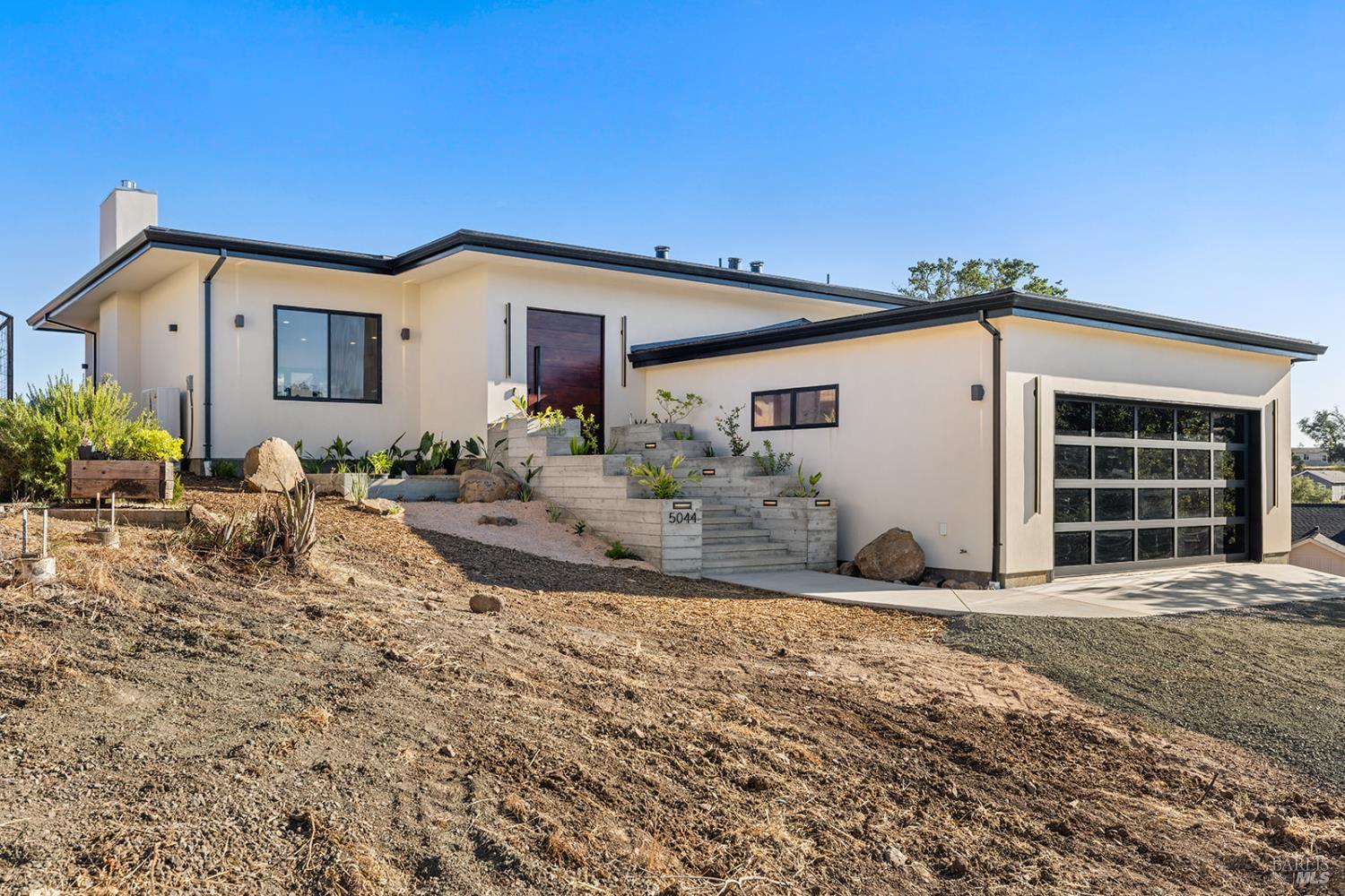 Detail Gallery Image 76 of 93 For 5044 Linda Ln, Santa Rosa,  CA 95404 - 3 Beds | 3/1 Baths
