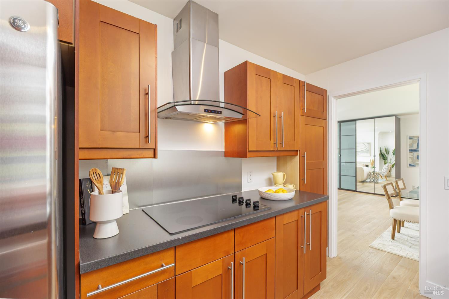 Detail Gallery Image 8 of 29 For 4221 Shelter Bay Ave, Mill Valley,  CA 94941 - 2 Beds | 2 Baths