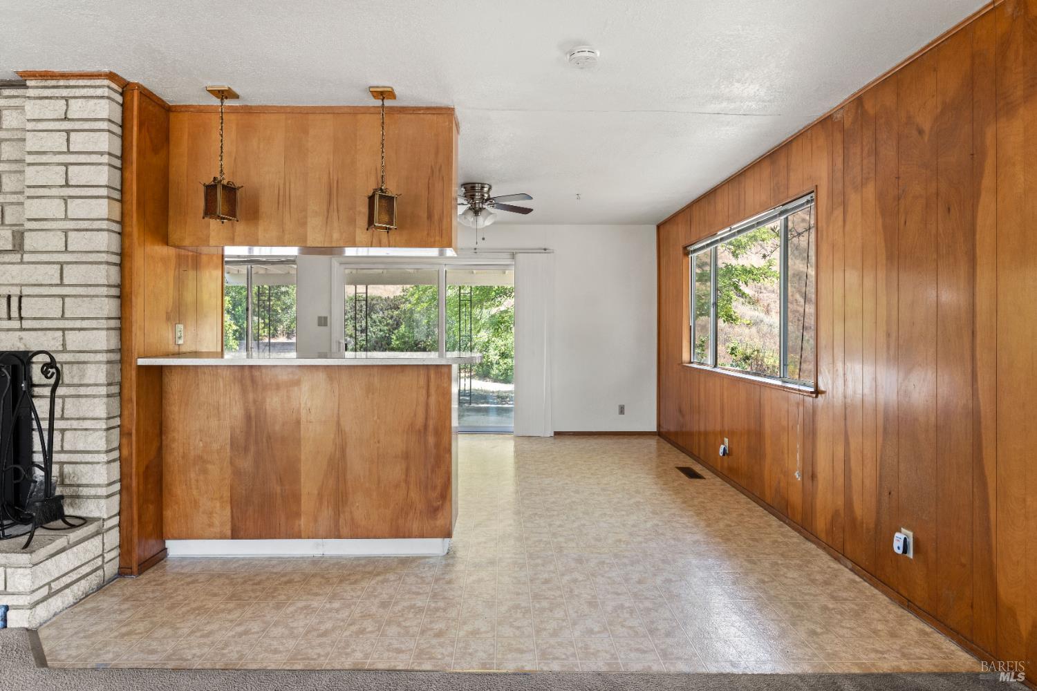 Detail Gallery Image 6 of 32 For 18201 S Highway 101 Unkn, Hopland,  CA 95449 - 3 Beds | 2/1 Baths