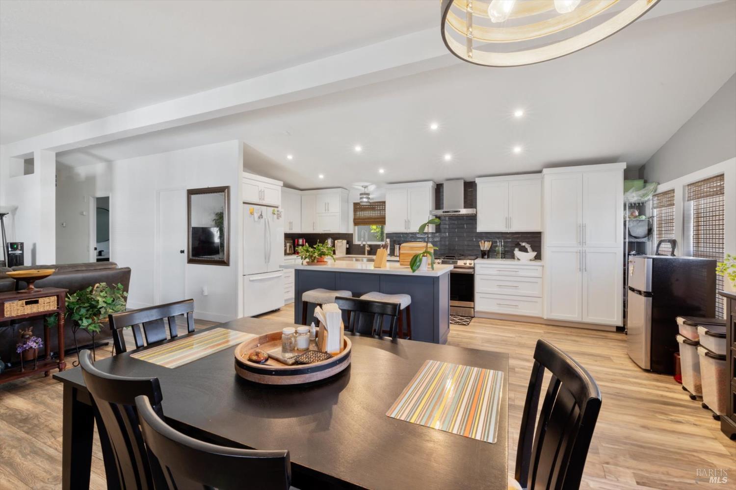 Detail Gallery Image 6 of 20 For 137 Lemon Tree Cir, Vacaville,  CA 95687 - 2 Beds | 2 Baths