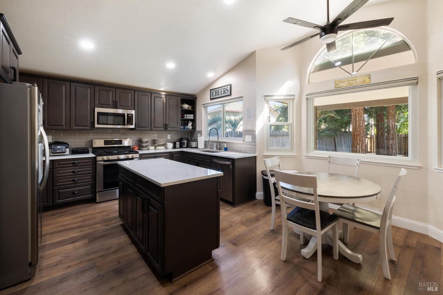 Detail Gallery Image 17 of 60 For 654 Rutgers St, Vacaville,  CA 95687 - 5 Beds | 3 Baths