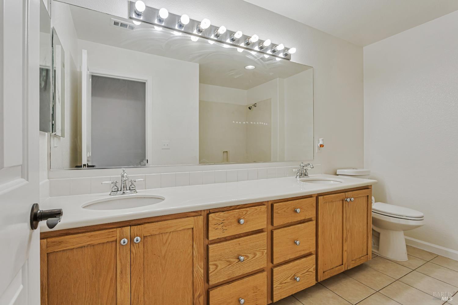 Detail Gallery Image 19 of 26 For 5124 Carisbrooke Ln, Vallejo,  CA 94591 - 3 Beds | 3 Baths