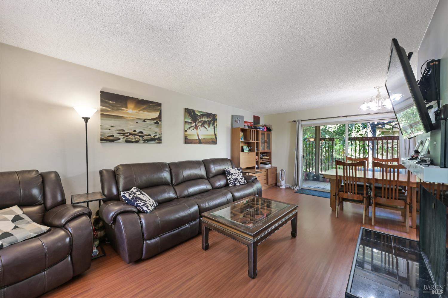 Detail Gallery Image 5 of 32 For 55 Salvatore Dr, Novato,  CA 94949 - 3 Beds | 2/1 Baths