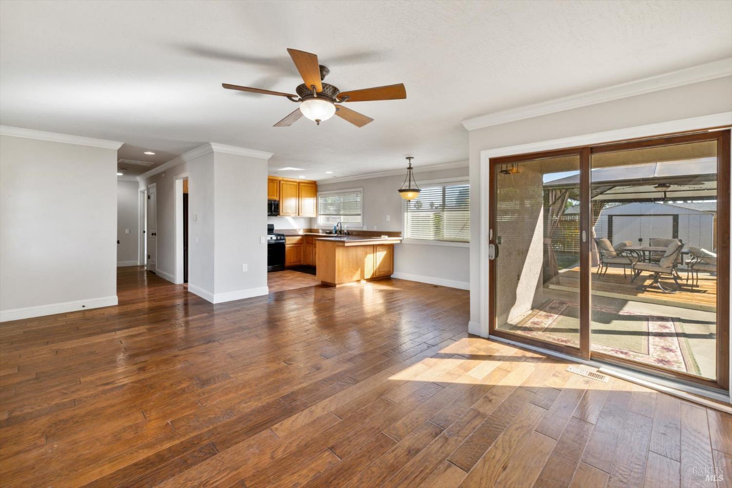 Detail Gallery Image 12 of 33 For 178 Mckinley Cir, Vacaville,  CA 95687 - 2 Beds | 2 Baths
