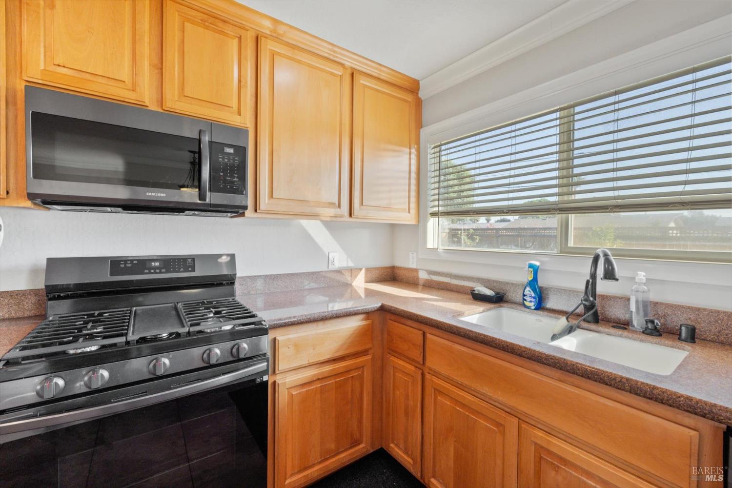 Detail Gallery Image 15 of 33 For 178 Mckinley Cir, Vacaville,  CA 95687 - 2 Beds | 2 Baths