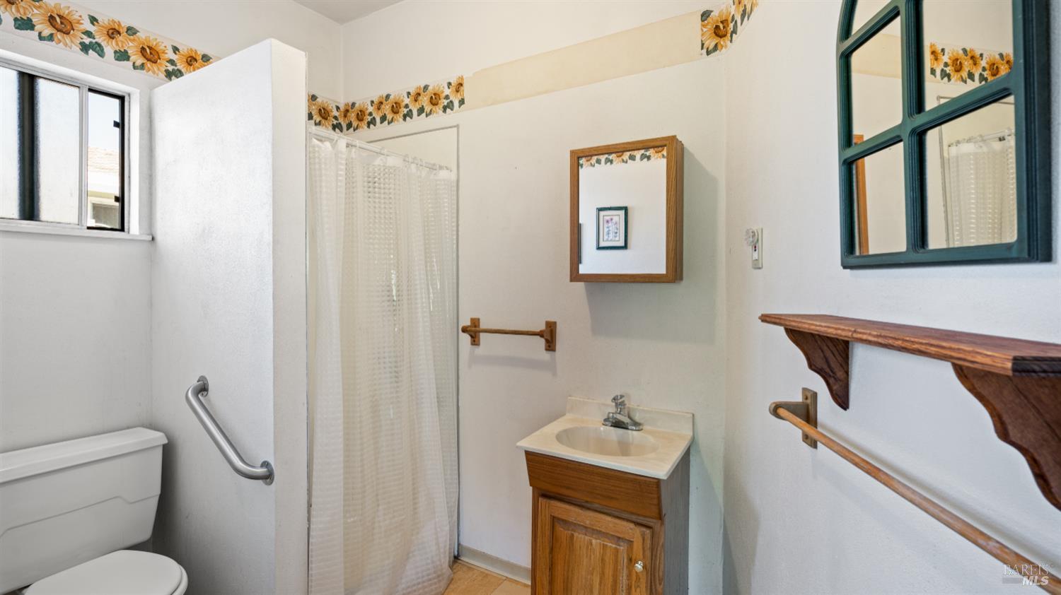 Detail Gallery Image 31 of 31 For 114 Edith St, Petaluma,  CA 94952 - 3 Beds | 2/1 Baths