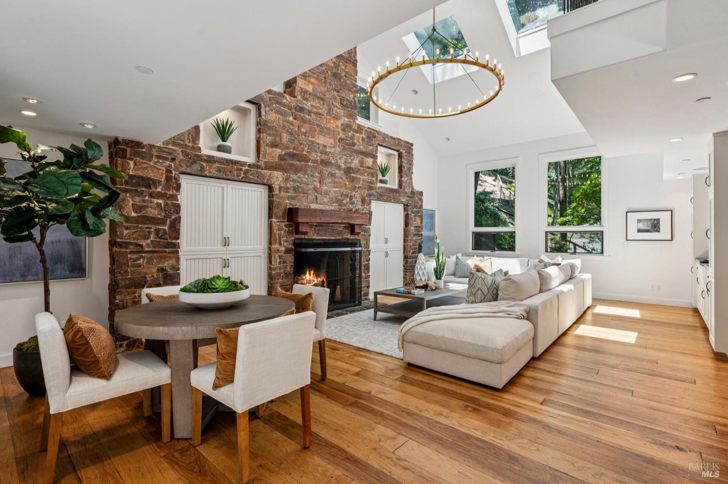 Detail Gallery Image 12 of 30 For 70 Westwood Dr, Kentfield,  CA 94904 - 5 Beds | 4/1 Baths
