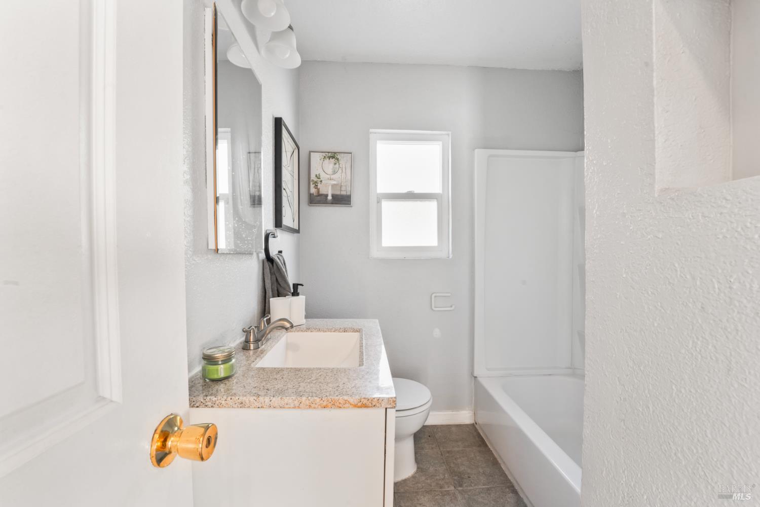 Detail Gallery Image 11 of 19 For 144 Hogan Ave, Vallejo,  CA 94589 - 3 Beds | 1 Baths