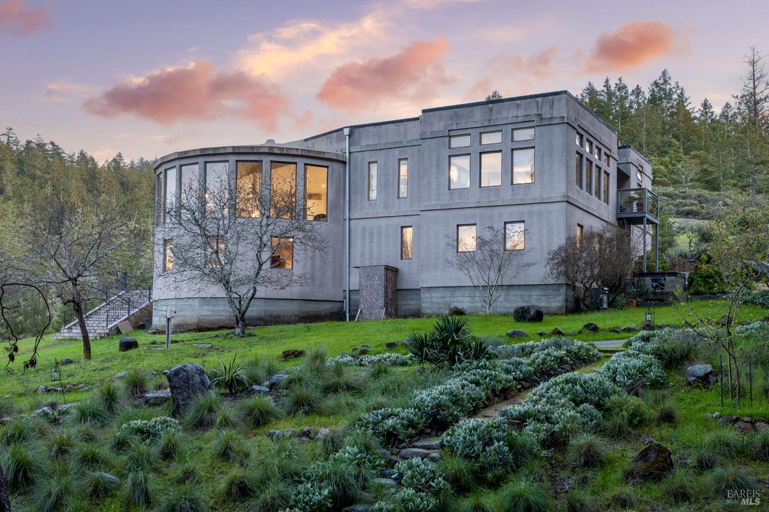 Detail Gallery Image 23 of 38 For 125 E Sylvestris Dr, San Geronimo,  CA 94963 - 4 Beds | 4/1 Baths