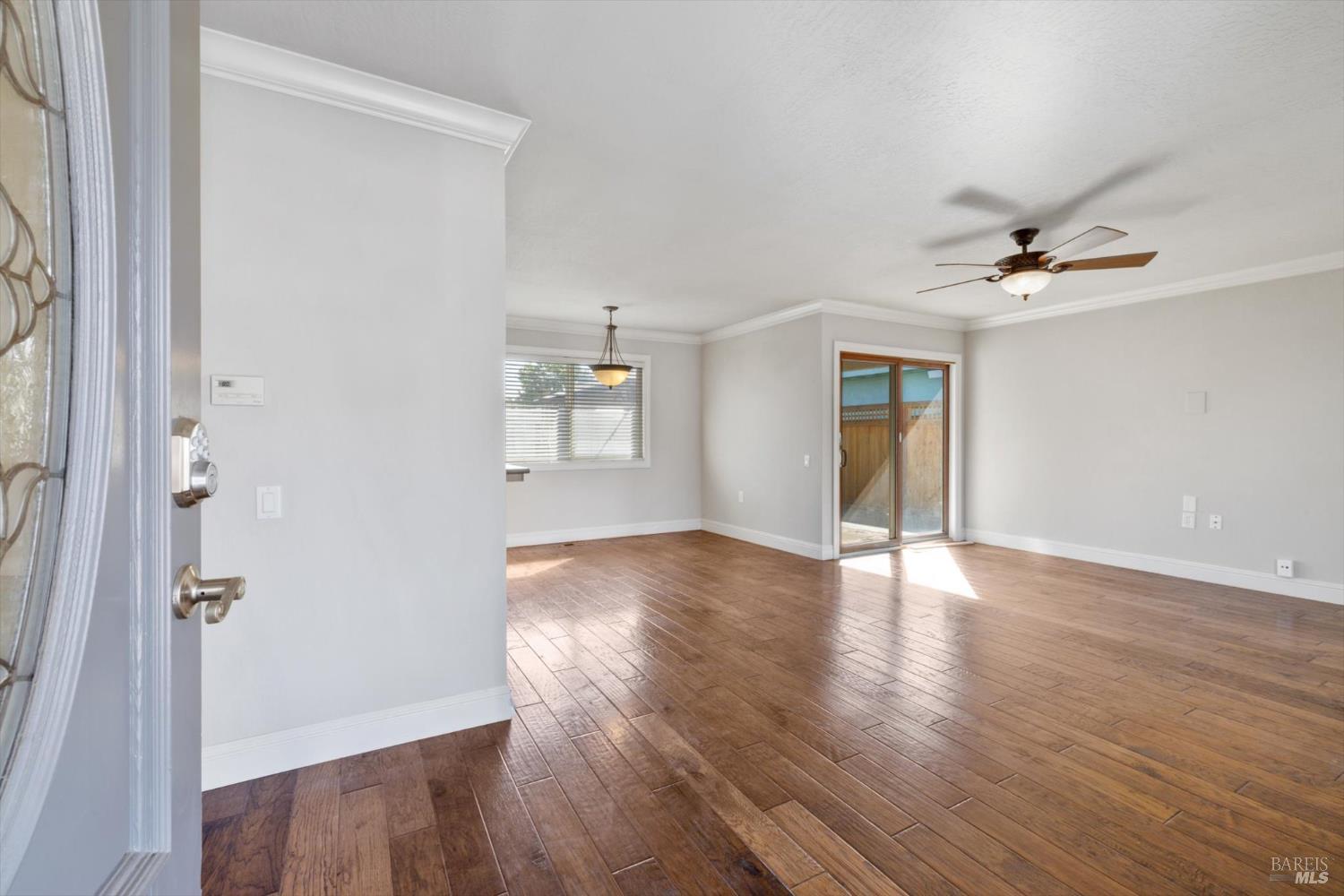 Detail Gallery Image 8 of 33 For 178 Mckinley Cir, Vacaville,  CA 95687 - 2 Beds | 2 Baths