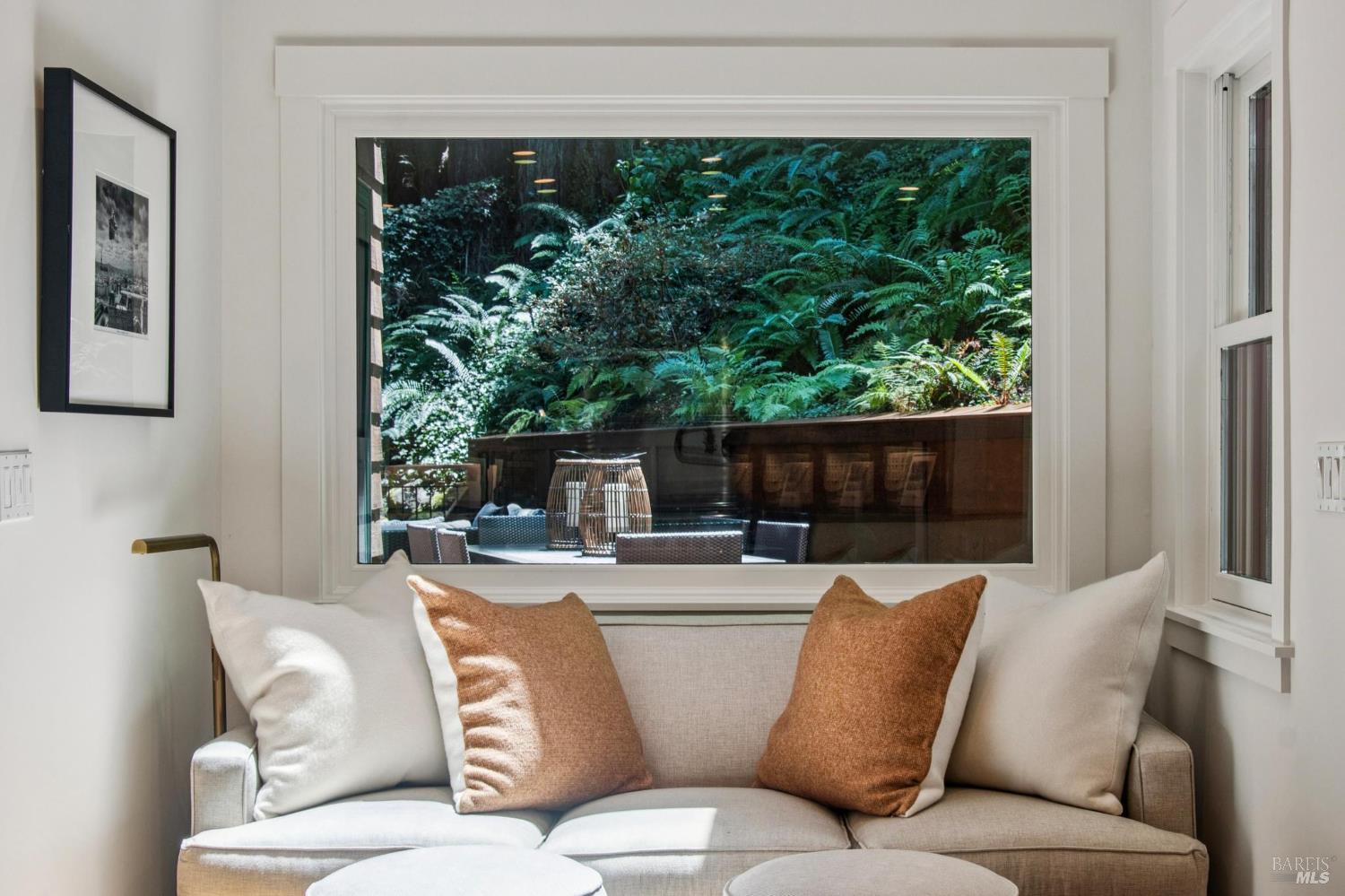 Detail Gallery Image 10 of 30 For 70 Westwood Dr, Kentfield,  CA 94904 - 5 Beds | 4/1 Baths