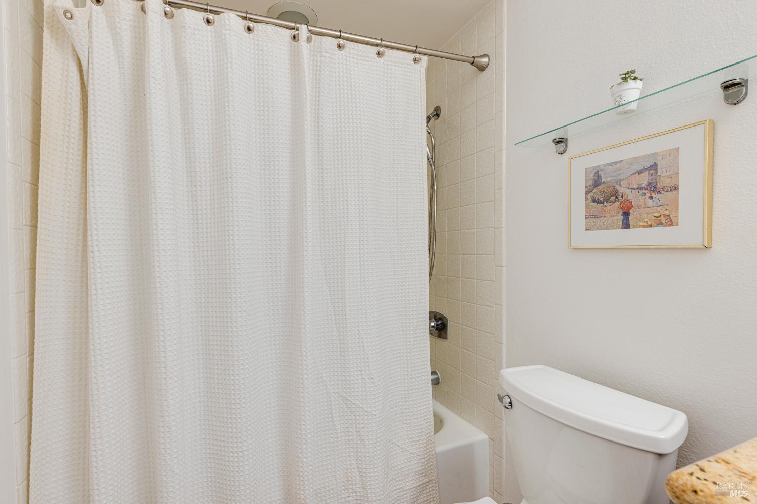 Detail Gallery Image 14 of 34 For 62 Cypress Pl, Sausalito,  CA 94965 - 2 Beds | 2 Baths