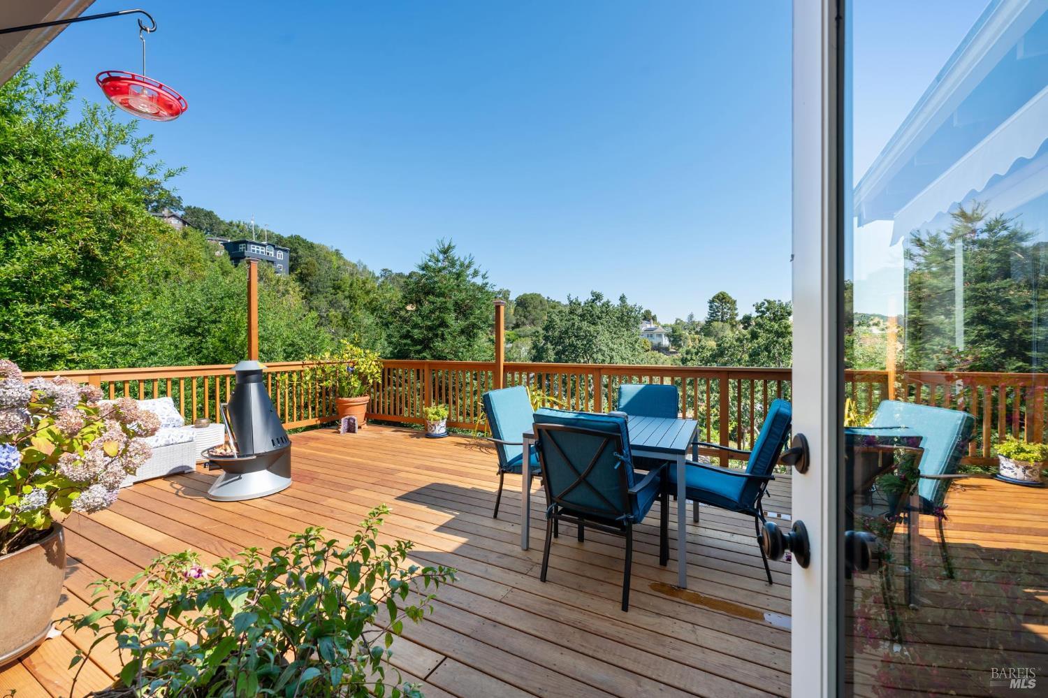 Detail Gallery Image 31 of 36 For 144 Melville Ave, San Anselmo,  CA 94960 - 3 Beds | 3 Baths