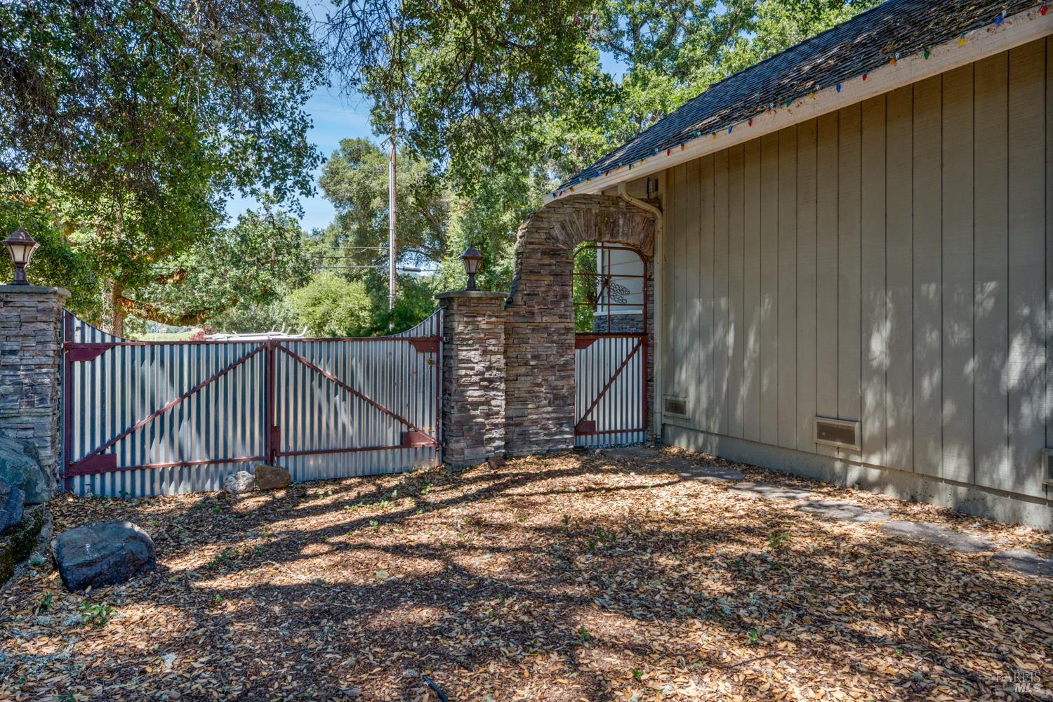 Detail Gallery Image 34 of 35 For 8621 Uva Dr, Redwood Valley,  CA 95470 - 3 Beds | 3 Baths