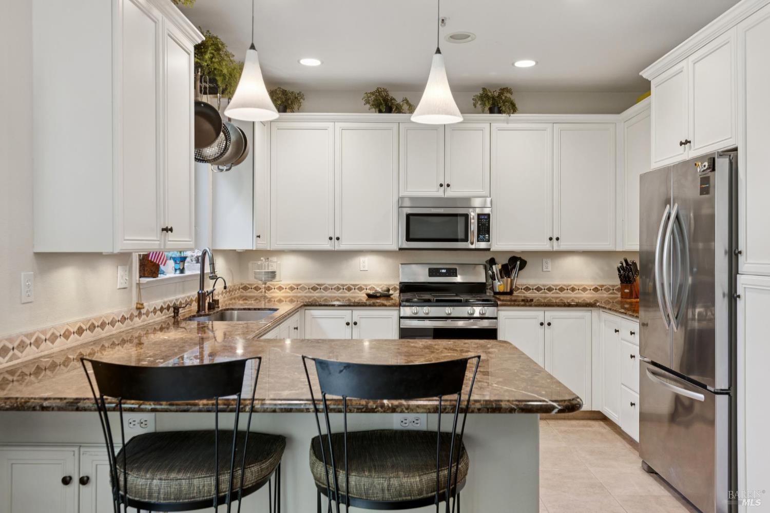 Detail Gallery Image 9 of 38 For 128 Baypoint Dr, San Rafael,  CA 94901 - 3 Beds | 2/1 Baths