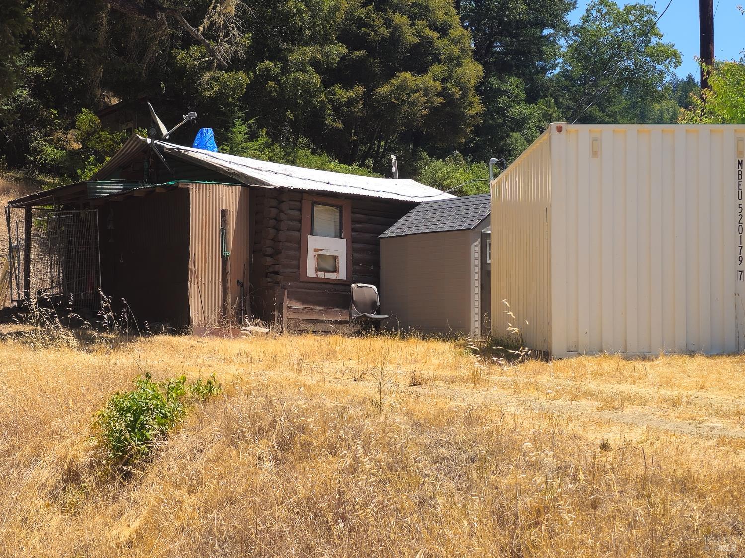 Detail Gallery Image 5 of 6 For 58901 Hwy 101 Hwy, Leggett,  CA 95585 - 1 Beds | 1 Baths