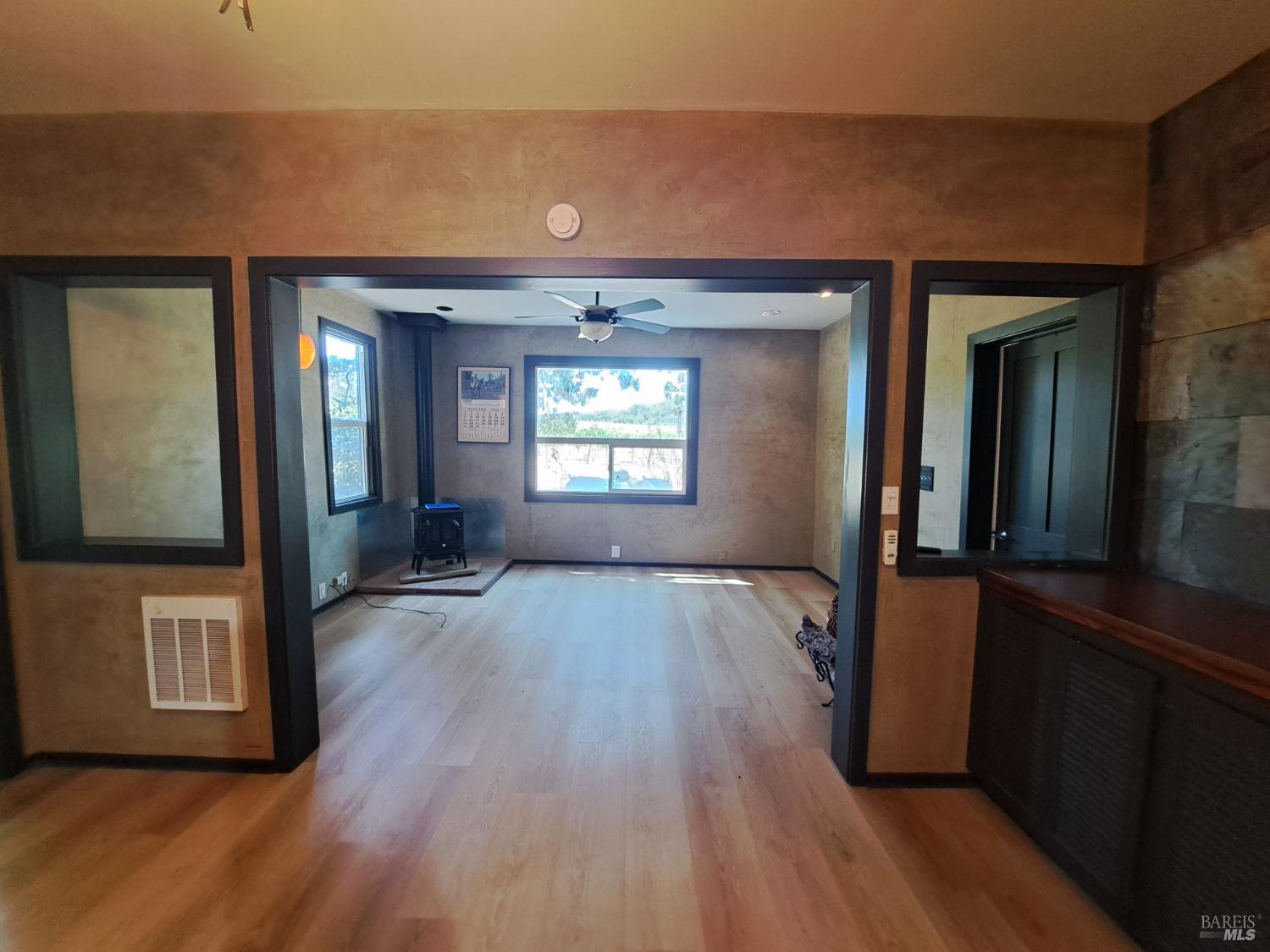 Detail Gallery Image 20 of 41 For 1705 Wooden Valley Rd, Napa,  CA 94558 - 1 Beds | 1 Baths