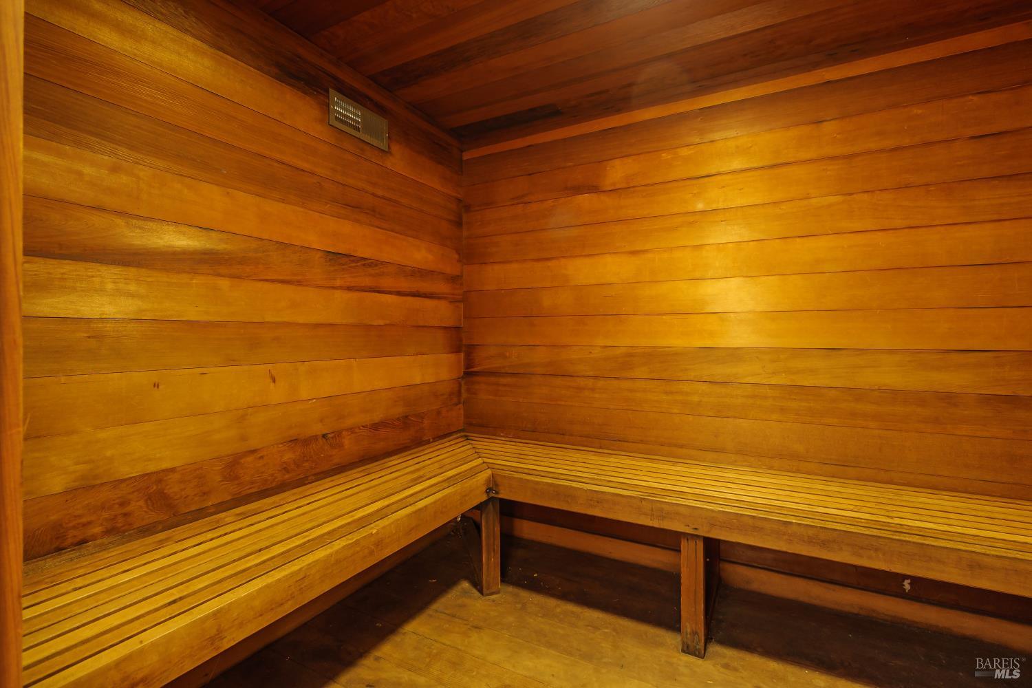 Detail Gallery Image 30 of 38 For 22 Redwood Ave, Corte Madera,  CA 94925 - 3 Beds | 2 Baths