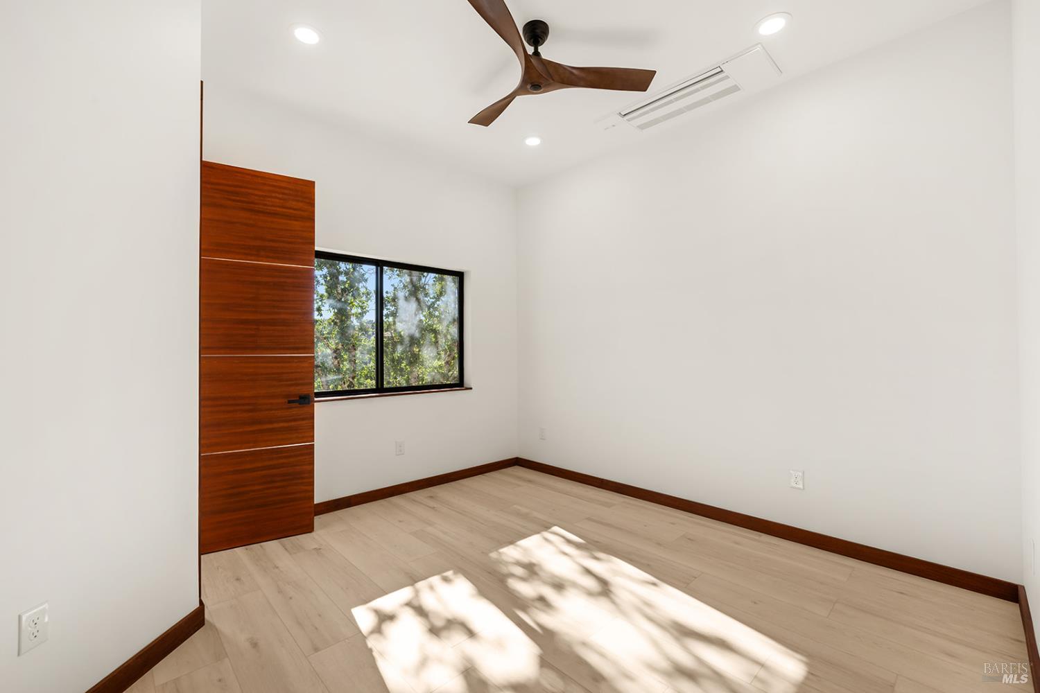 Detail Gallery Image 36 of 93 For 5044 Linda Ln, Santa Rosa,  CA 95404 - 3 Beds | 3/1 Baths
