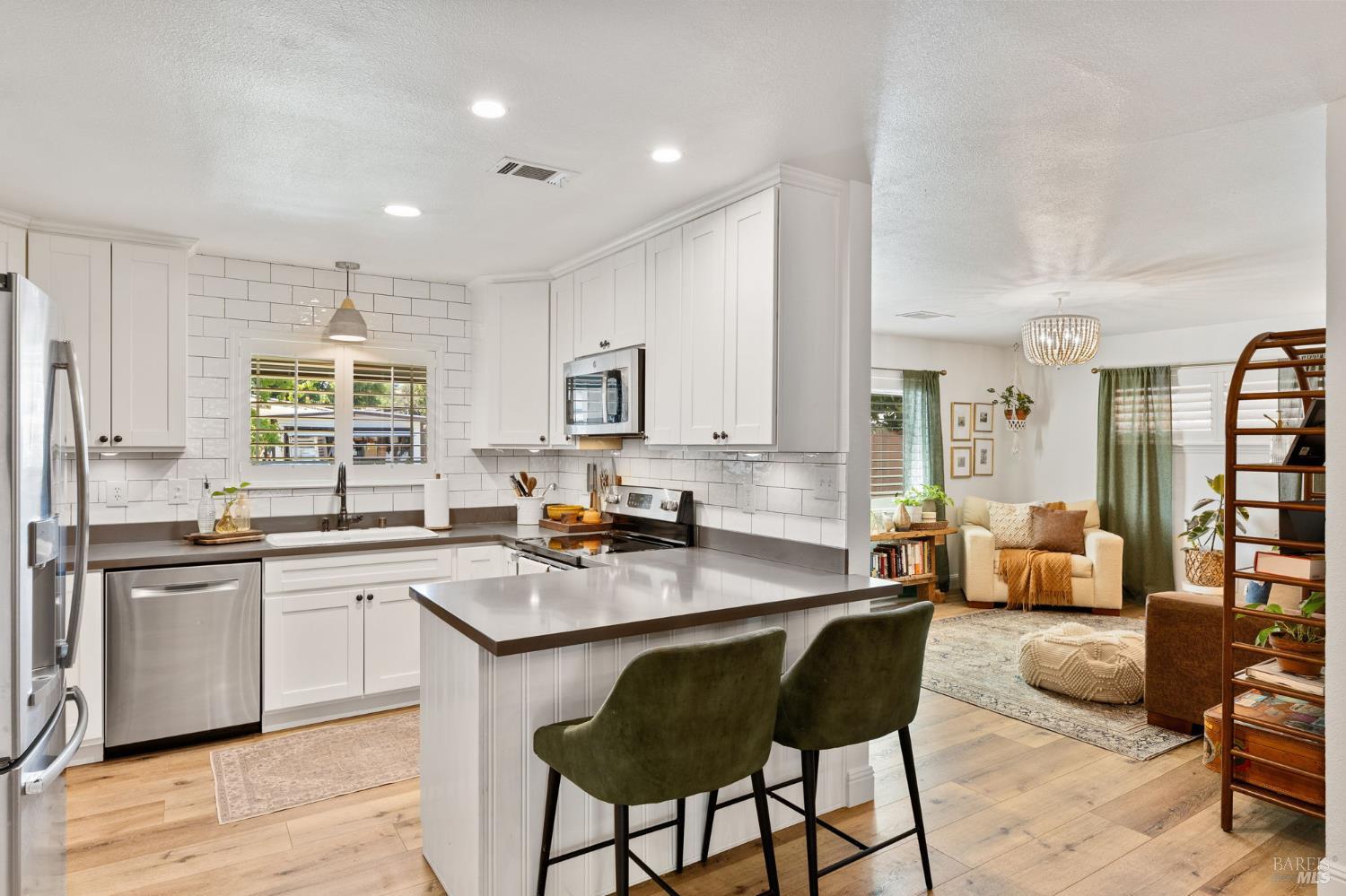Detail Gallery Image 10 of 30 For 243 Cedar St, Vacaville,  CA 95688 - 4 Beds | 2 Baths