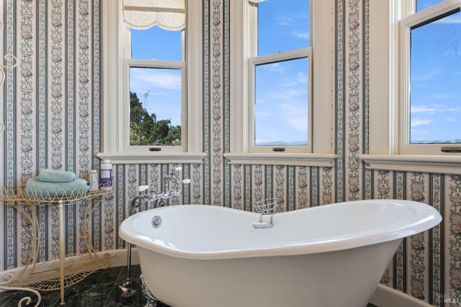 Detail Gallery Image 37 of 87 For 5605 George Rd, Lakeport,  CA 95453 - 4 Beds | 5/3 Baths