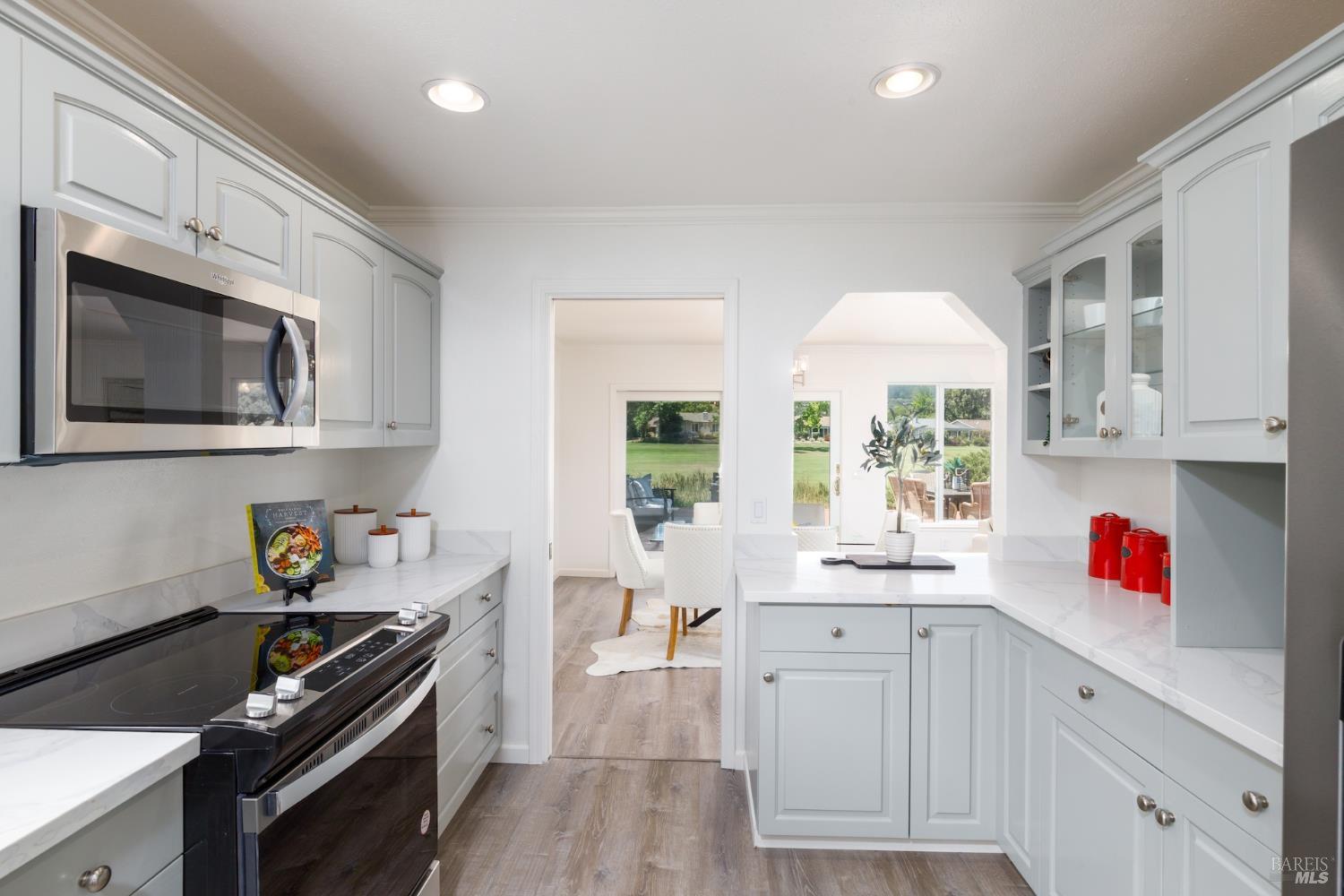 Detail Gallery Image 17 of 32 For 137 Valley Lakes Dr, Santa Rosa,  CA 95409 - 3 Beds | 2 Baths