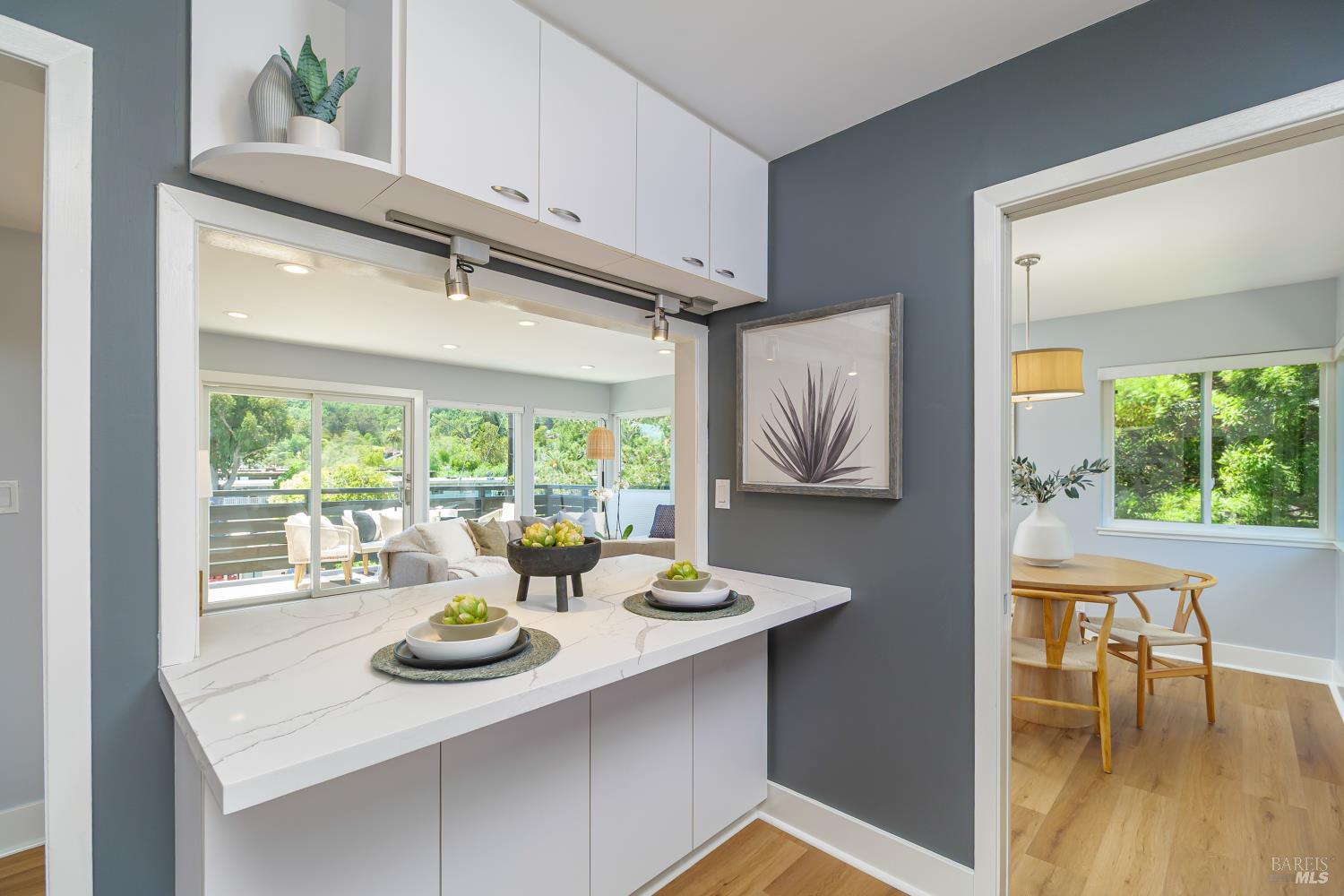 Detail Gallery Image 9 of 38 For 22 Redwood Ave, Corte Madera,  CA 94925 - 3 Beds | 2 Baths