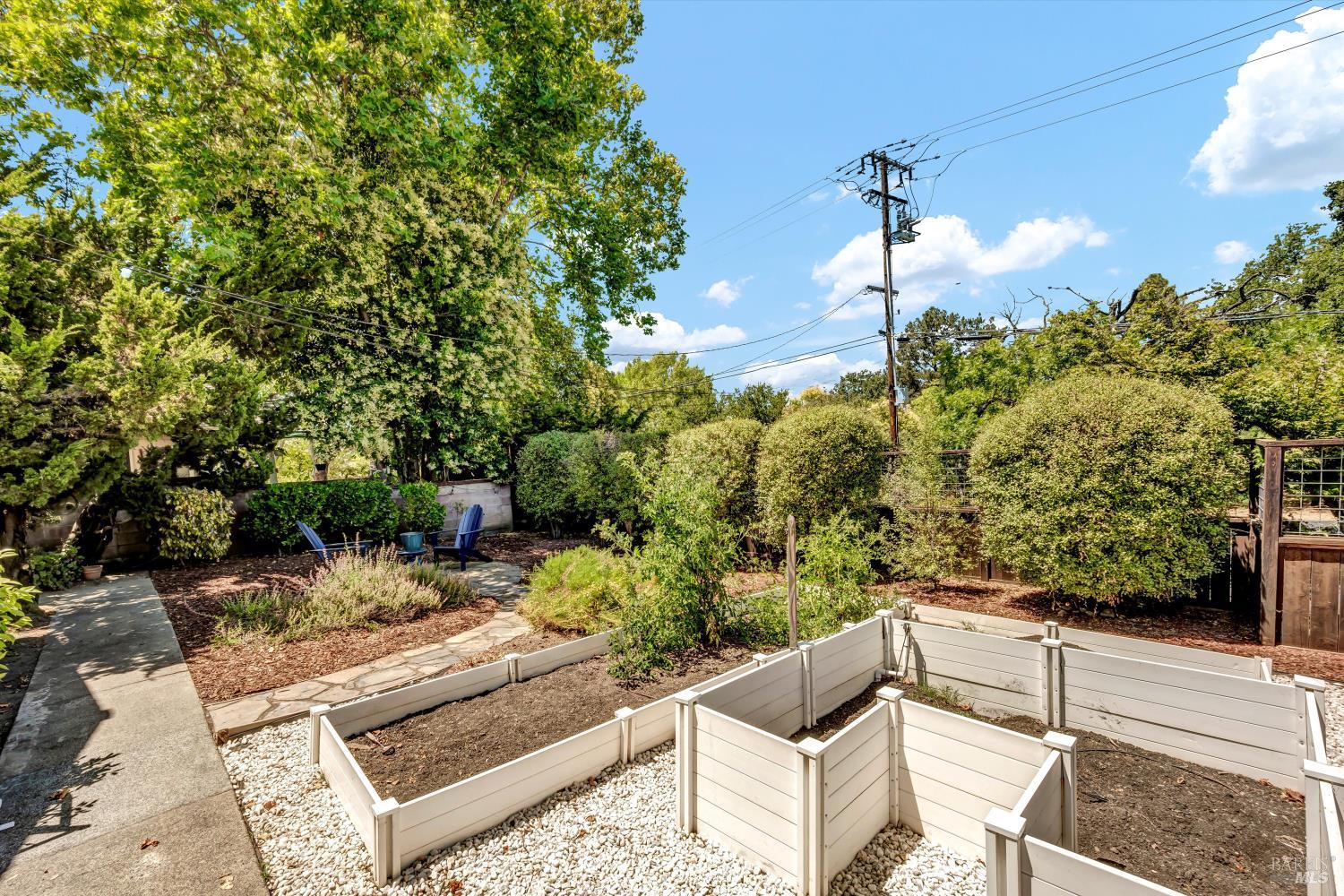 Detail Gallery Image 43 of 63 For 1015 Shetler Ave, Napa,  CA 94559 - 3 Beds | 2/1 Baths
