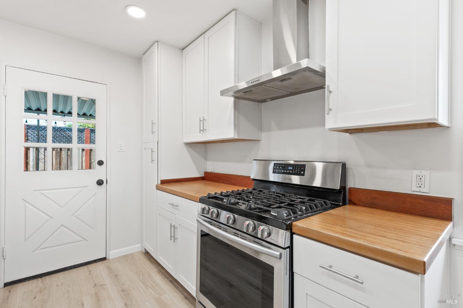 Detail Gallery Image 9 of 26 For 1162 San Domingo Dr, Santa Rosa,  CA 95404 - 3 Beds | 1 Baths