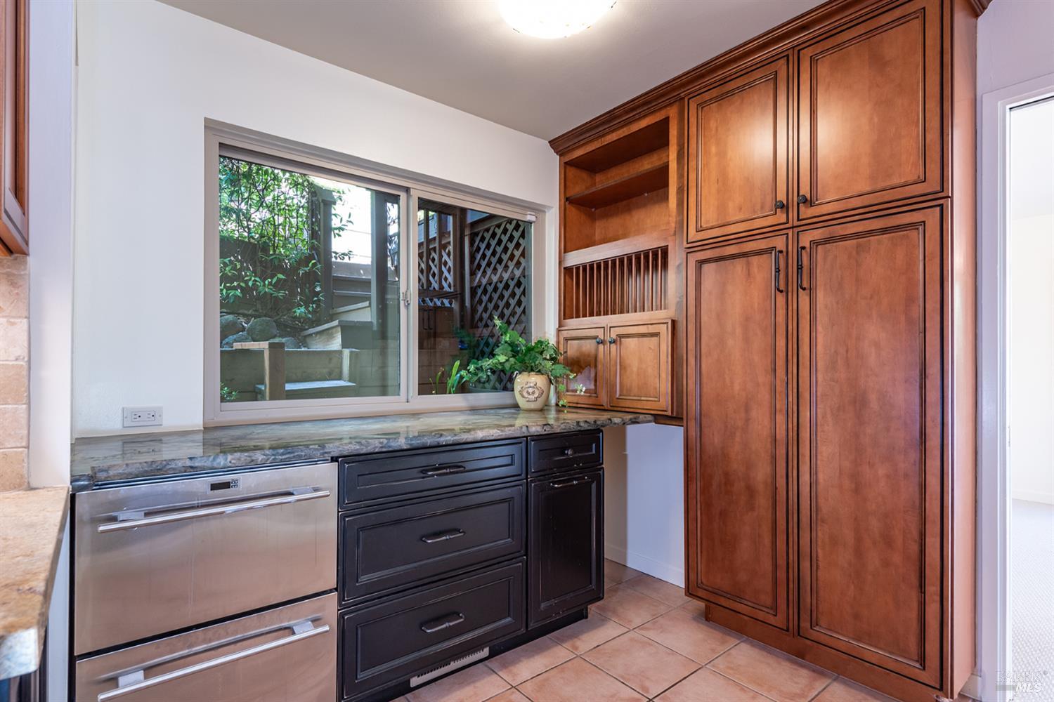Detail Gallery Image 5 of 25 For 50 Palomino Cir, Novato,  CA 94947 - 3 Beds | 2/1 Baths