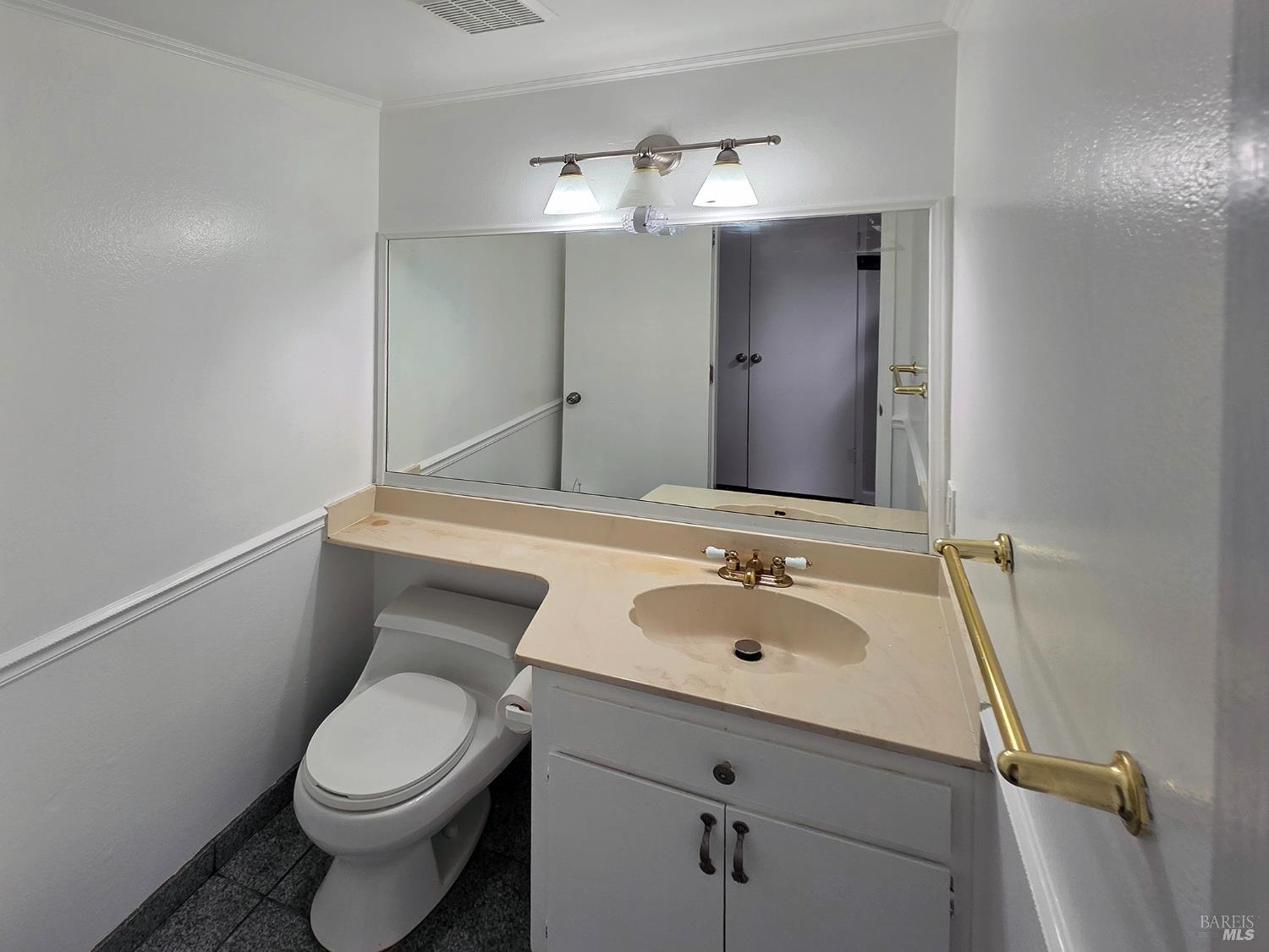 Detail Gallery Image 12 of 27 For 1379 Shea Ter, Vallejo,  CA 94591 - 4 Beds | 2/1 Baths