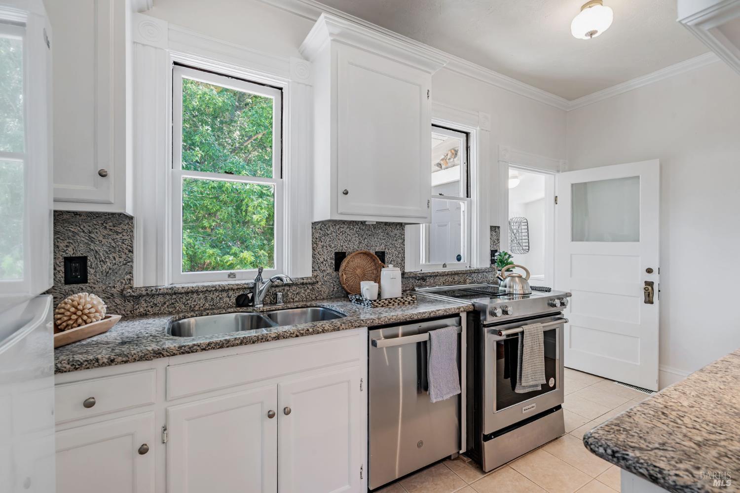 Detail Gallery Image 17 of 48 For 29 Frances St, San Rafael,  CA 94901 - – Beds | – Baths