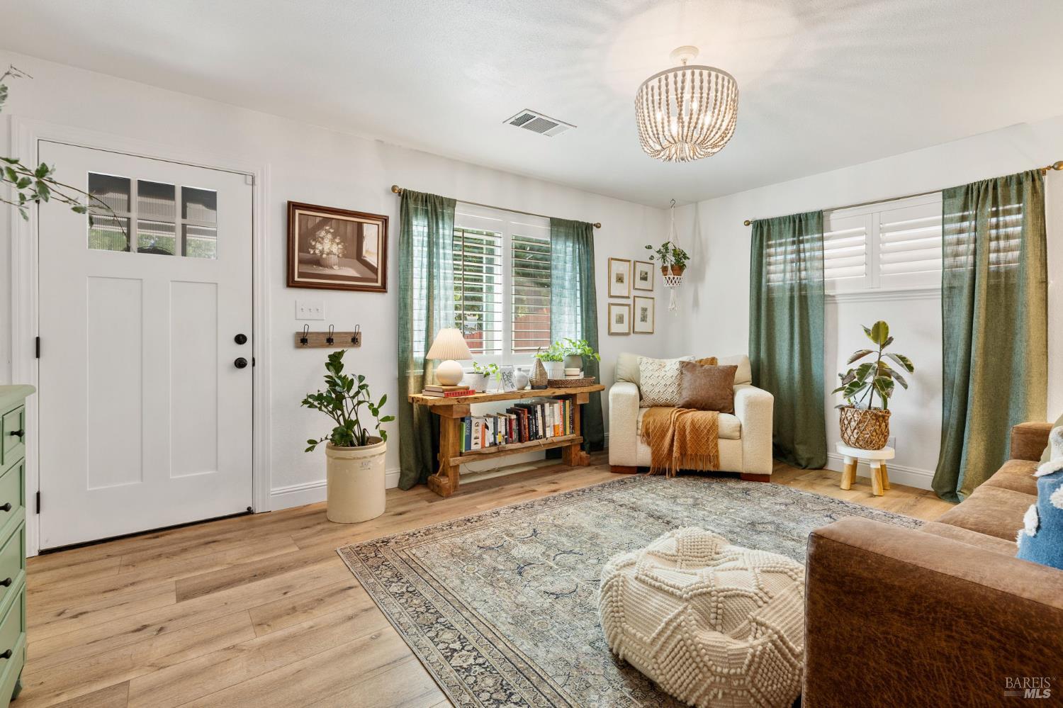 Detail Gallery Image 7 of 30 For 243 Cedar St, Vacaville,  CA 95688 - 4 Beds | 2 Baths