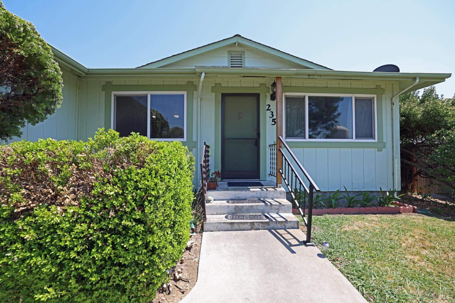 Detail Gallery Image 2 of 17 For 235 Trinity Ct, Rio Vista,  CA 94571 - 3 Beds | 1/1 Baths