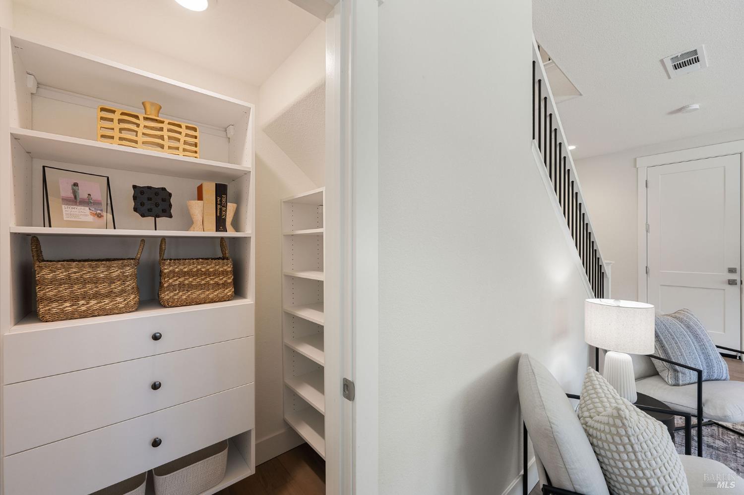 Detail Gallery Image 9 of 63 For 56 Wine Press Way, Napa,  CA 94558 - 4 Beds | 3/1 Baths