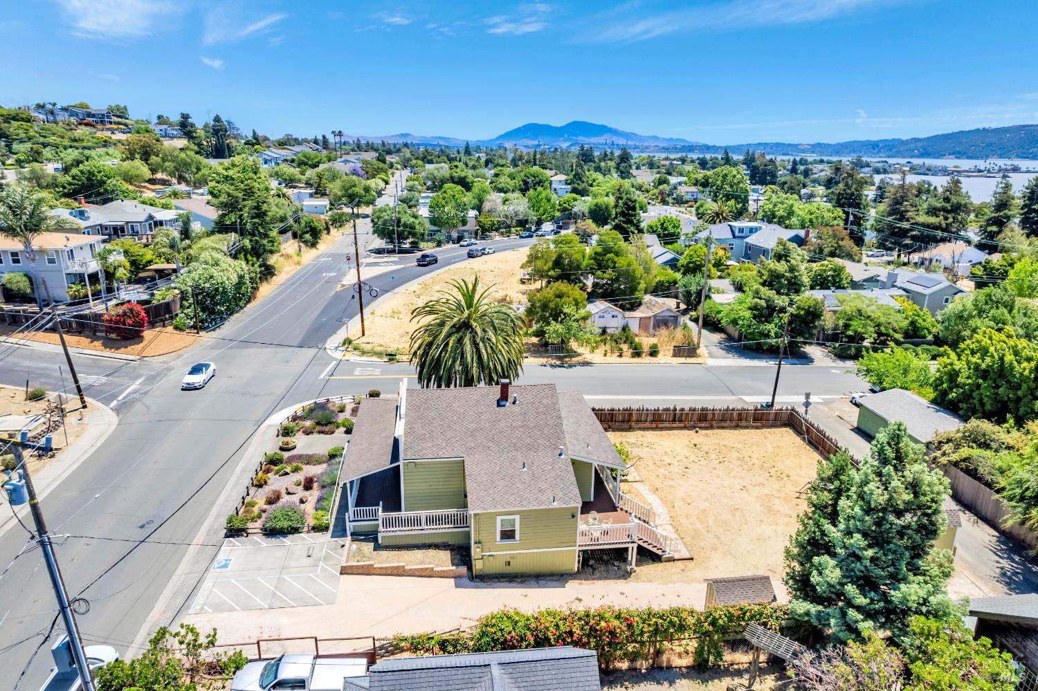 Detail Gallery Image 63 of 71 For 602 W K St, Benicia,  CA 94510 - – Beds | – Baths