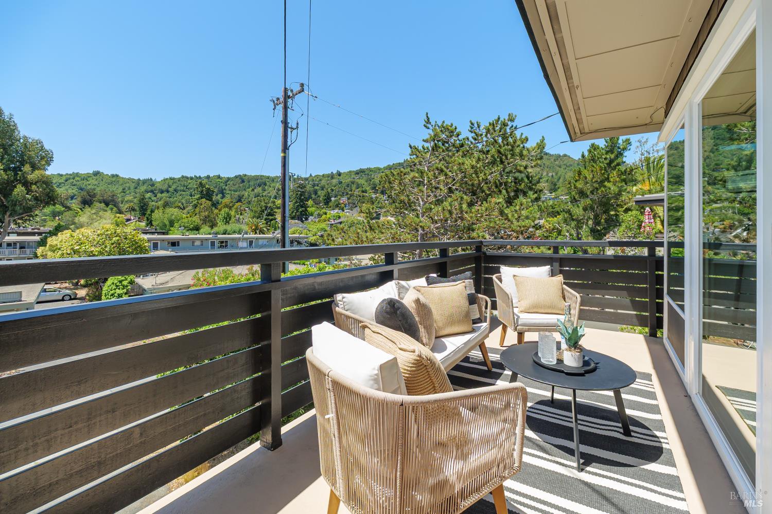 Detail Gallery Image 13 of 38 For 22 Redwood Ave, Corte Madera,  CA 94925 - 3 Beds | 2 Baths