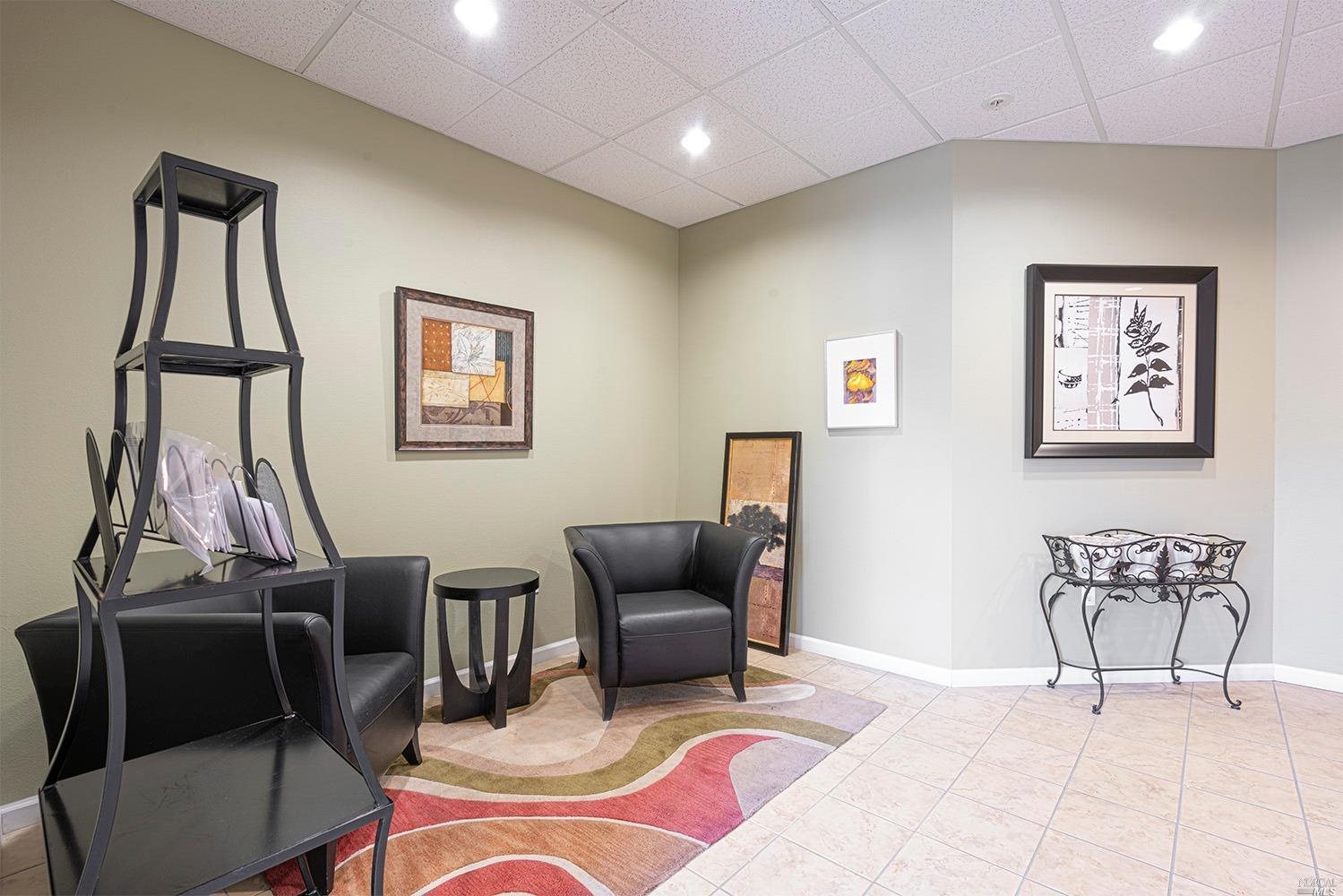 Detail Gallery Image 3 of 14 For 4863 Old Redwood Hwy #F,  Santa Rosa,  CA 95403 - – Beds | – Baths